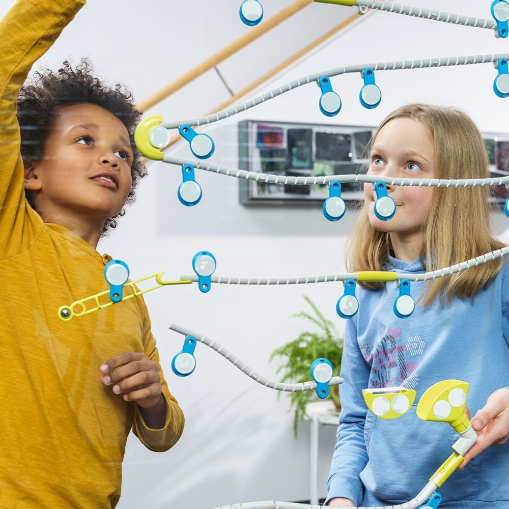 Gecko Run Marble Run Starter Set by Thames & Kosmos, Toy of the Year Winner - 63 Piece Vertical Marble Run, Flexible Tracks | Fast, No-Mess Setup, Residue-Free Nano-Adhesive Pads, Creative Play