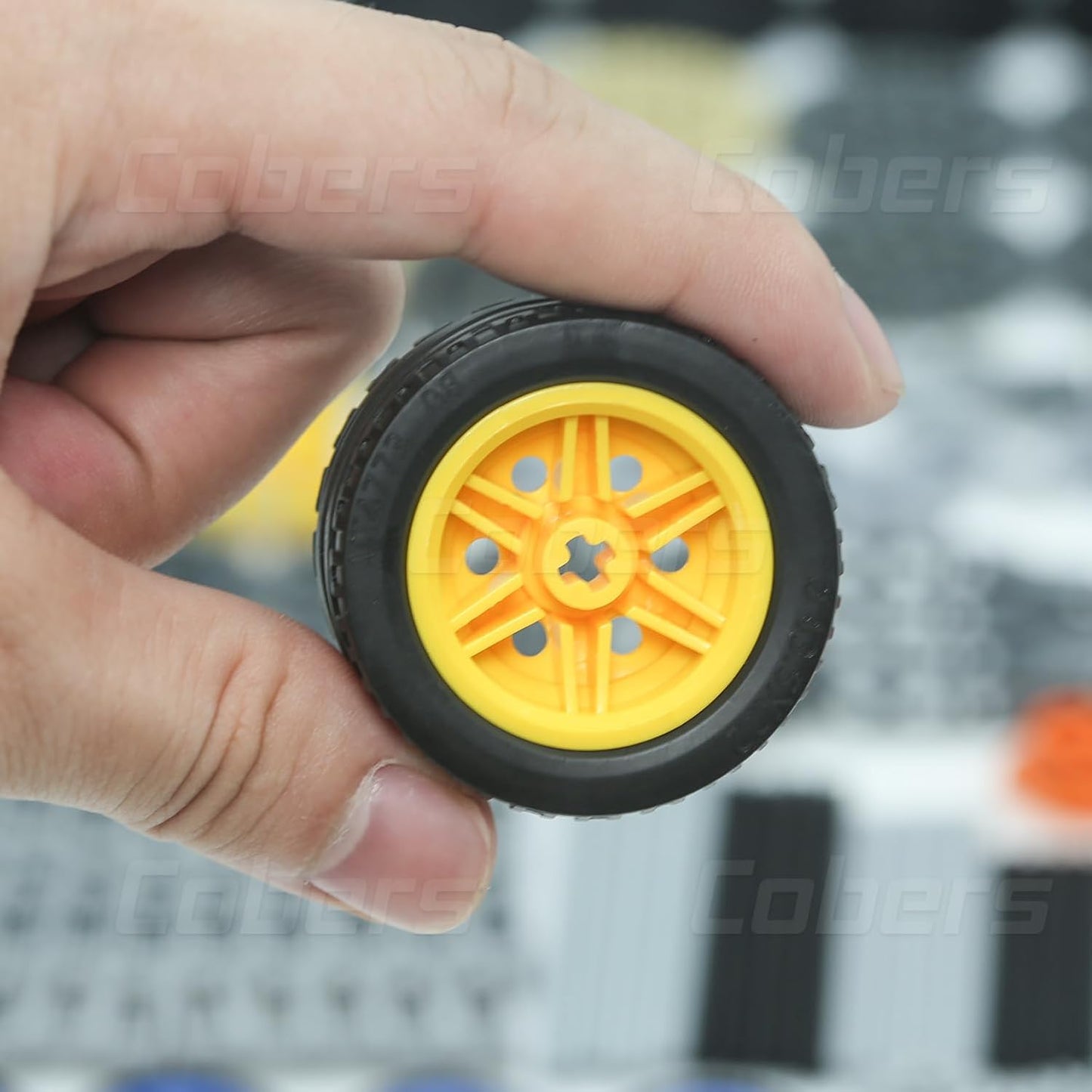 852pcs Technic-Parts Gears-MOC-Axles-Sets Connectors-Wheels-Pins-Beams Universal-Joints-Chain-Tracks-Tires-Shock-Absorbers Compatible with Major Brand Building Block Cars and Motors