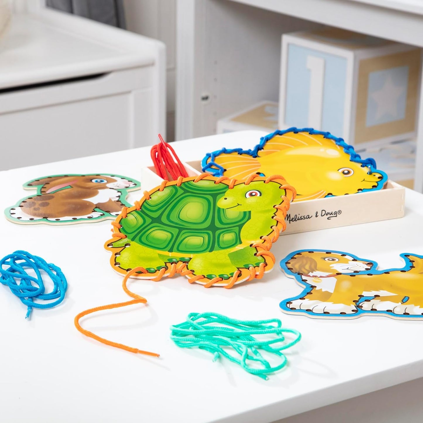 Melissa & Doug Wooden Panels & Laces - Pets | Developmental Toy | Lacing Activities | 3+ | Gift for Boy or Girl