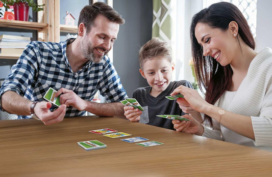 Mattel Games Skip Bo Junior Card Game in with 2 Levels of Play, 112 Cards, Sequencing Entertainment for 2 to 4 Players Ages 5 Years & Older