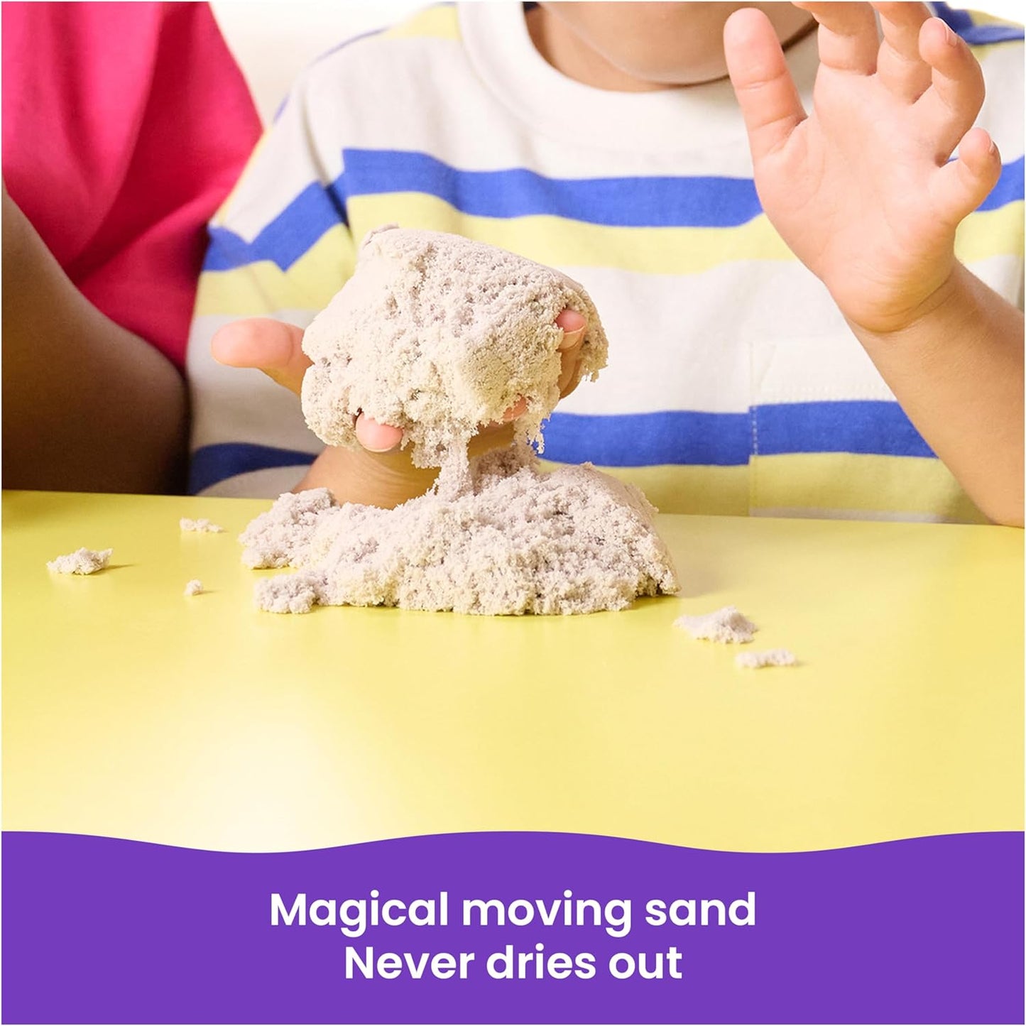 Kinetic Sand, Splash Starter Case with 6oz Color-Change Play Sand, 3 Tools & Molds, Reusable Storage, Sensory Toys, Holiday Gifts & Stocking Stuffers for Kids Ages 3 and up