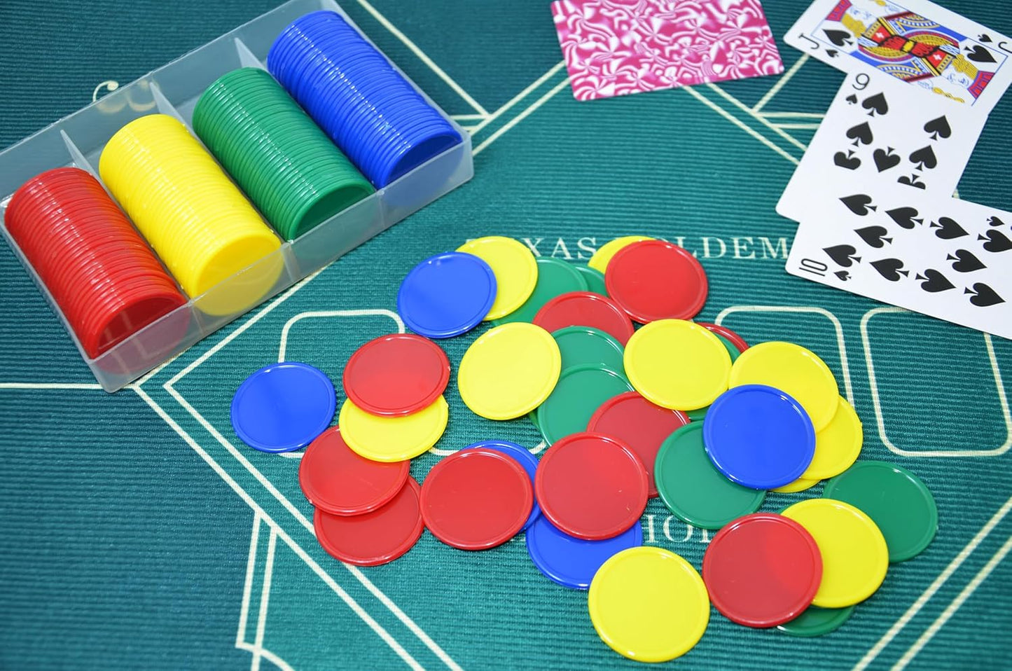 Smartdealspro Set of 160 Opaque 1 1/2 Inch Plastic Counting Counters Poker Chips with Box for Casino Card Games (160pcs 4 Color with Box)