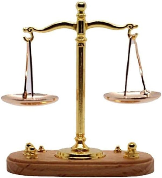 Leadigol Miniature Metal Vintage Balance Scale, 5.2x4.2x2cm Mini Balance Justice Law Scale Figurine, 1: 12 Scale Mini Simulation Justice Scale Model Home Decor(Copper)