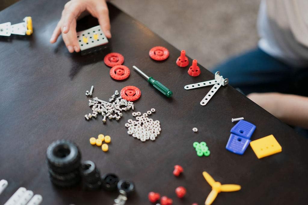 Erector Set STEM Educational Kit | Construction Set for Boys & Girls | Metal Erector Set | Building Kit for Boys Age 8–12 | 236-Piece Engineering Toy