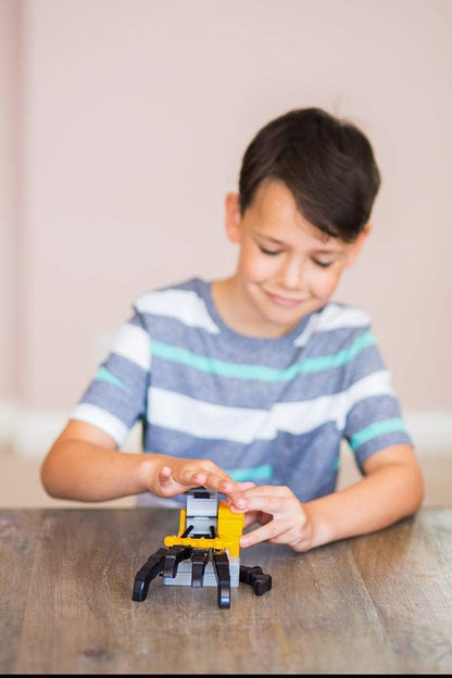 4M 5576 Table Top Robot - DIY Robotics Stem Toys, Engineering Edge Detector Gift for Kids & Teens, Boys & Girls (Packaging May Vary)