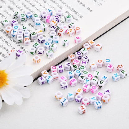 DAHI 400PCS Cube Letter Beads 8mm Alphabet Bead Colorful A-Z Acrylic Letter Beads for Jewelry Making (Color White 8x8mm)