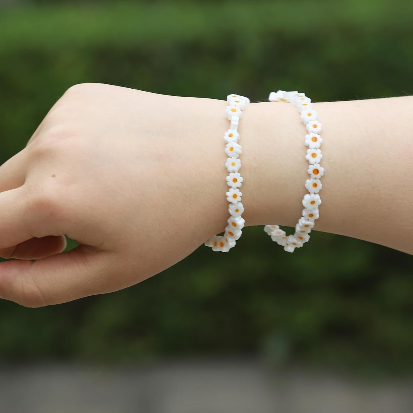 Daisy Glass Beads 60 Pcs Handmade White Daisy Flower Beads Flat Small Flower Loose Spacer Bead for DIY Bracelets Necklace Earrings (6mm)