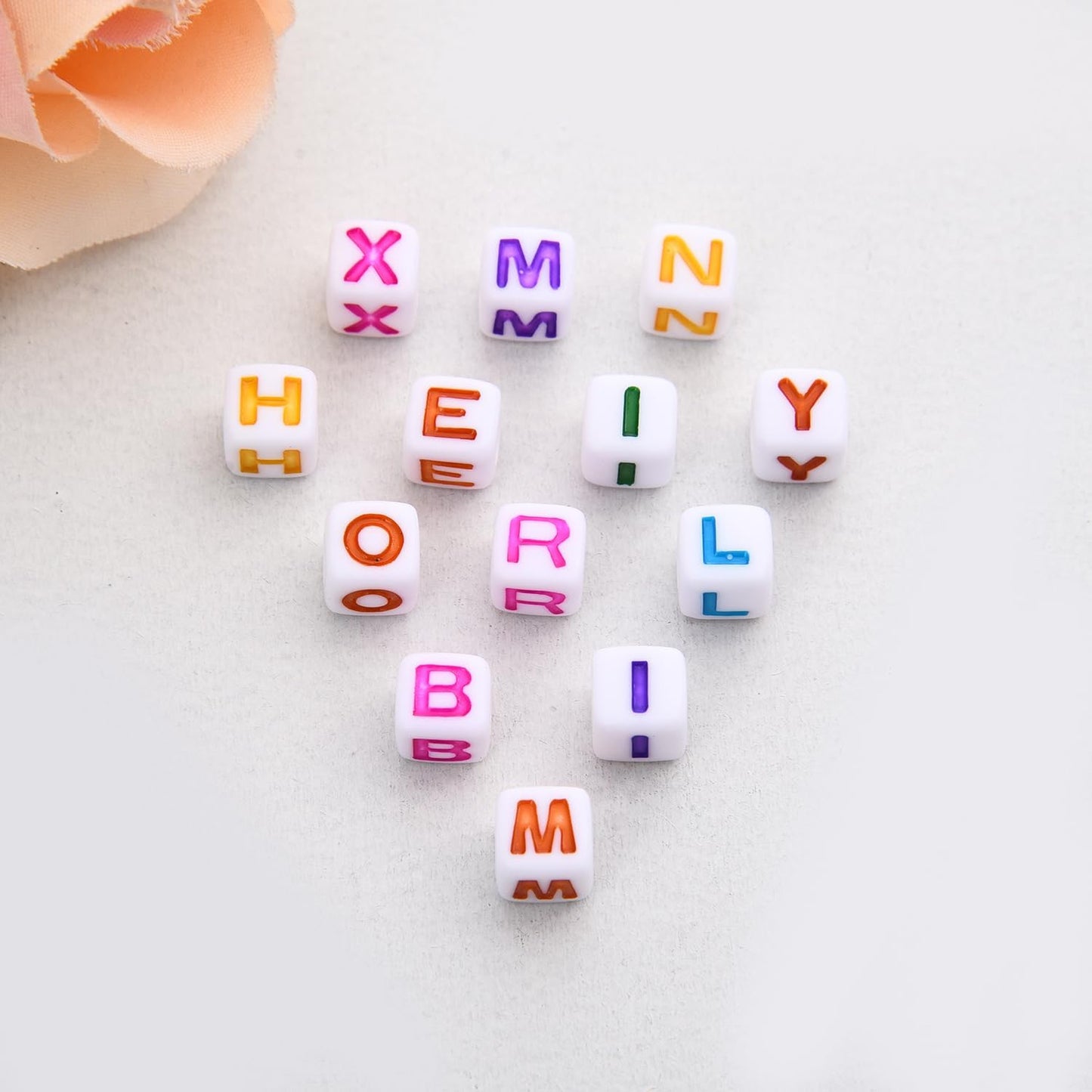 DAHI 400PCS Cube Letter Beads 8mm Alphabet Bead Colorful A-Z Acrylic Letter Beads for Jewelry Making (Color White 8x8mm)