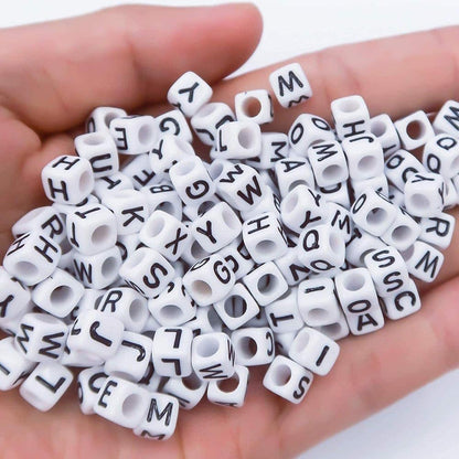 DAHI 400PCS Cube Letter Beads 8mm Alphabet Bead Colorful A-Z Acrylic Letter Beads for Jewelry Making (Color White 8x8mm)