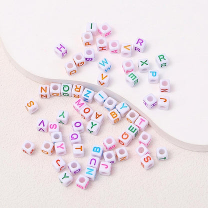 DAHI 400PCS Cube Letter Beads 8mm Alphabet Bead Colorful A-Z Acrylic Letter Beads for Jewelry Making (Color White 8x8mm)