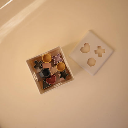 mushie Shape Sorting Box (Petal) | Educational Learning Toy for Toddlers with 12 Shapes | Made in Denmark (10+ Months)