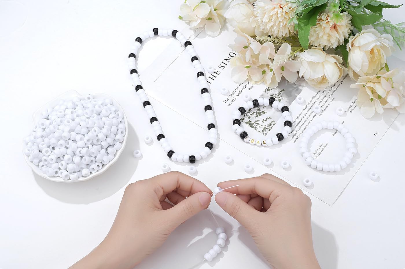 1000Pcs Valentine's Day Pony Beads Pink Red White Bracelets Crafts 6x9mm Bulk Plastic Pony Valentine Beads for Jewelry Making Party Party DIY Crafts Necklace Keychain Romantic Accessories