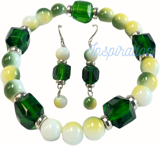 8mm Glass Beads Round Bulk for Bracelet, Glow in Dark Beads, DIY Jewelry Windchime Suncatcher Party Supplies, 300 pcs