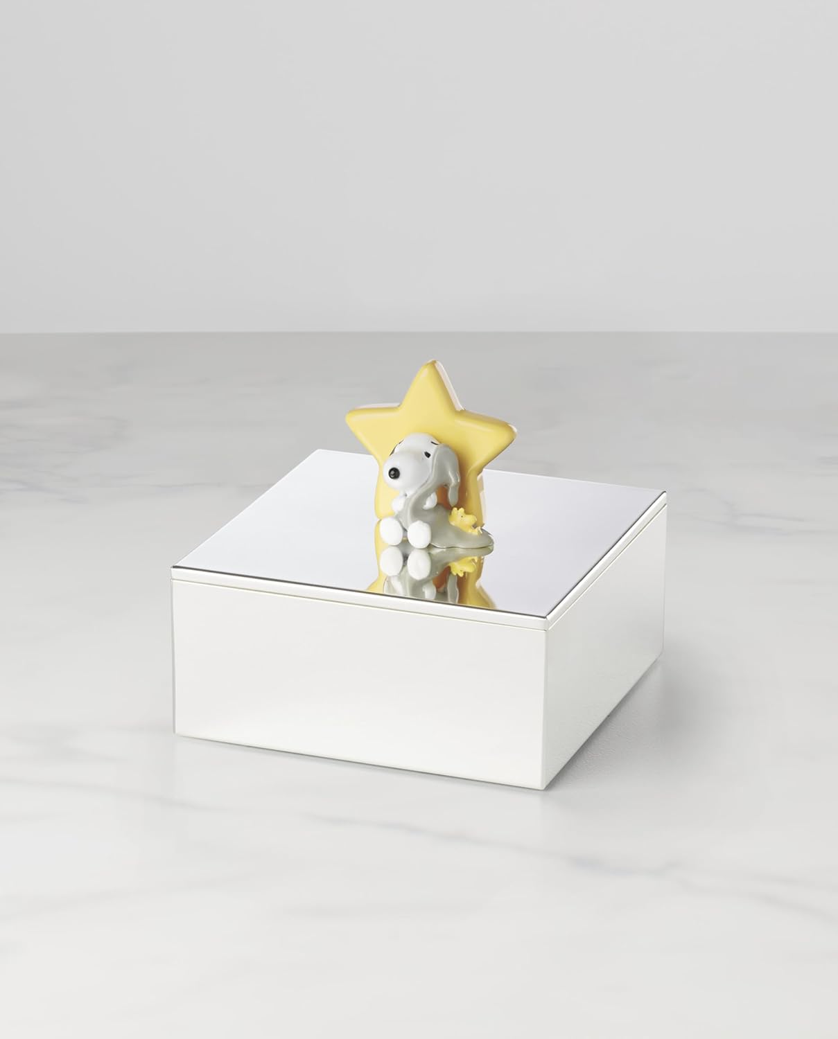 Reed and Barton Home Decor, Little Snoopy Musical Water Globe, Made from Metal & Glass, Room Decor, Plays Rock-A-Bye Baby, Snow Globe, Kids Gift, Decorations, Snoopy Design (Silver & White, 1 Piece)