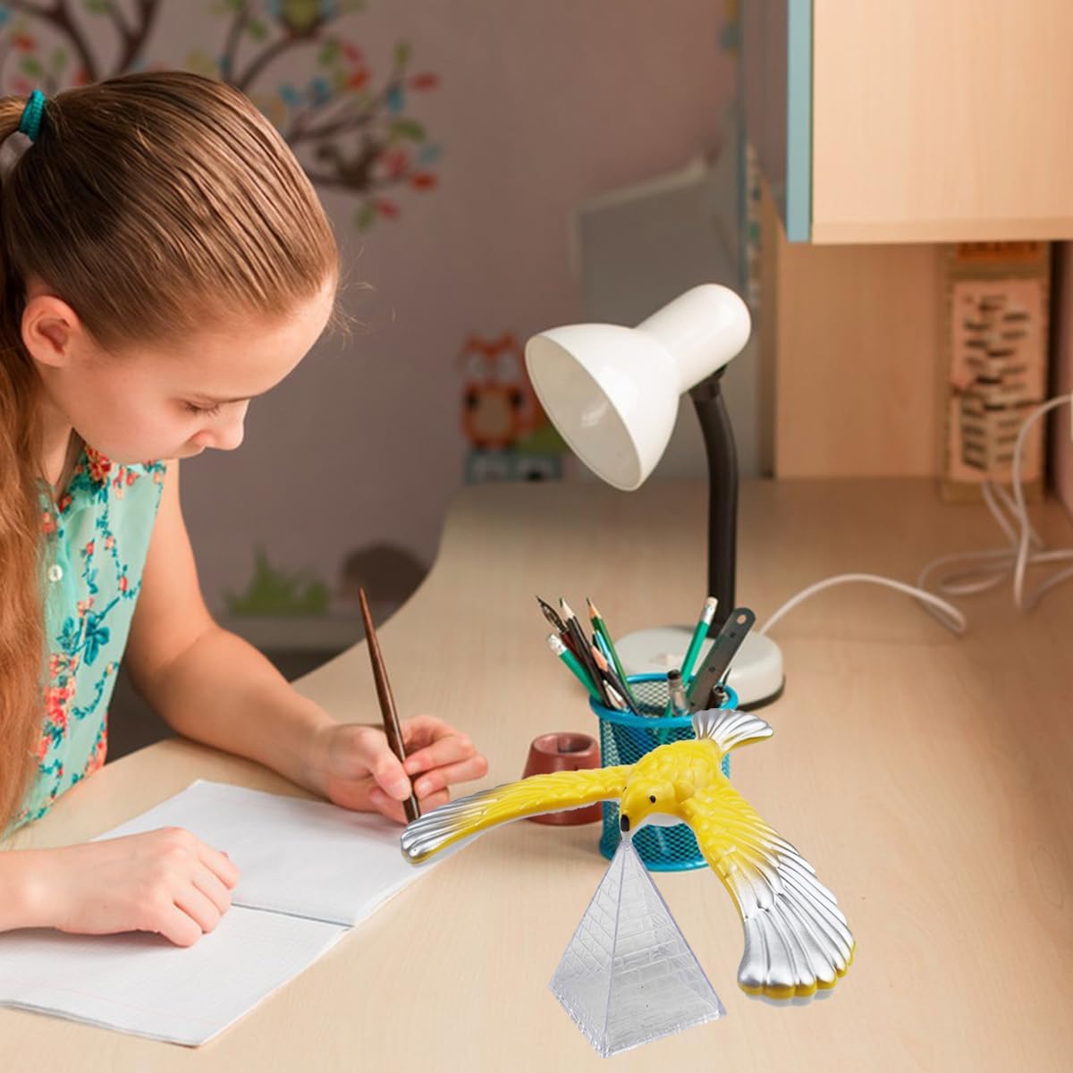 4PCS Balance Bird Gravity Bird with Pyramid Combination Physics Toy Physical Science Adults Office Desktop for Science Lovers Children and Teachers of All Ages
