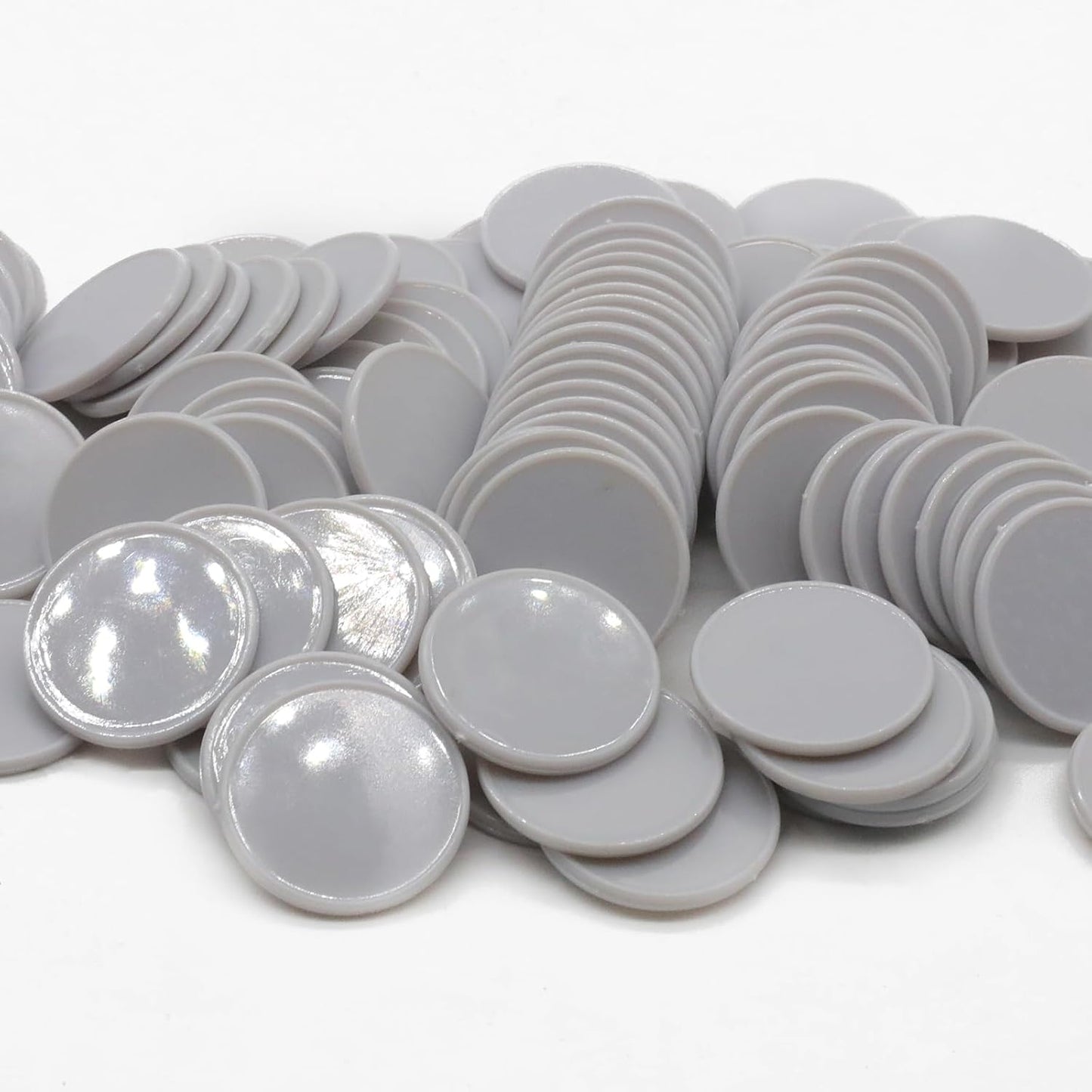 Set of 100 Opaque Plastic Learning Counters Mini Poker Chips Game Tokens with Storage Box (Black+White+Blue+Purple, 1 Inch)