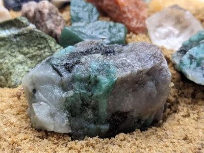 LIL' PROSPECTORS Emerald Mix Gem Mining Kit (Mix Only)