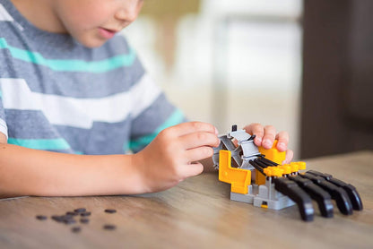 4M 5576 Table Top Robot - DIY Robotics Stem Toys, Engineering Edge Detector Gift for Kids & Teens, Boys & Girls (Packaging May Vary)