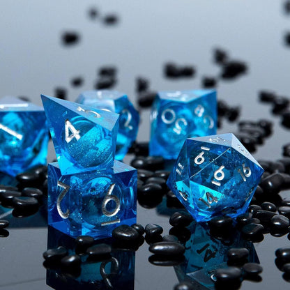 Liquid Core DND Dice Set, 7pcs Sharp Edge Dice for Role Playing Dungeons and Dragons Ttrpg with Gift Box, Handmade Resin D&D Dice RPG Role Playing Games Dice Set(Blue Gold)