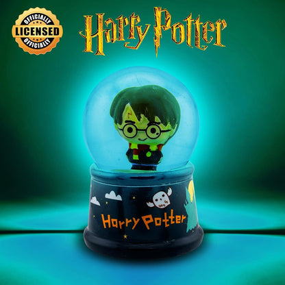 Silver Buffalo Harry Potter Chibi Castle Light Up Snow Globe, 55 mm