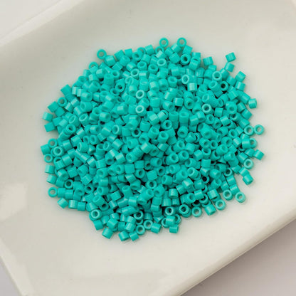 John Bead 25g Cylin Beads Opaque Turquoise Green 11/0 Glass Cylindrical Seed Beads for Jewelry Bracelets Necklaces Earrings Making Embroidery