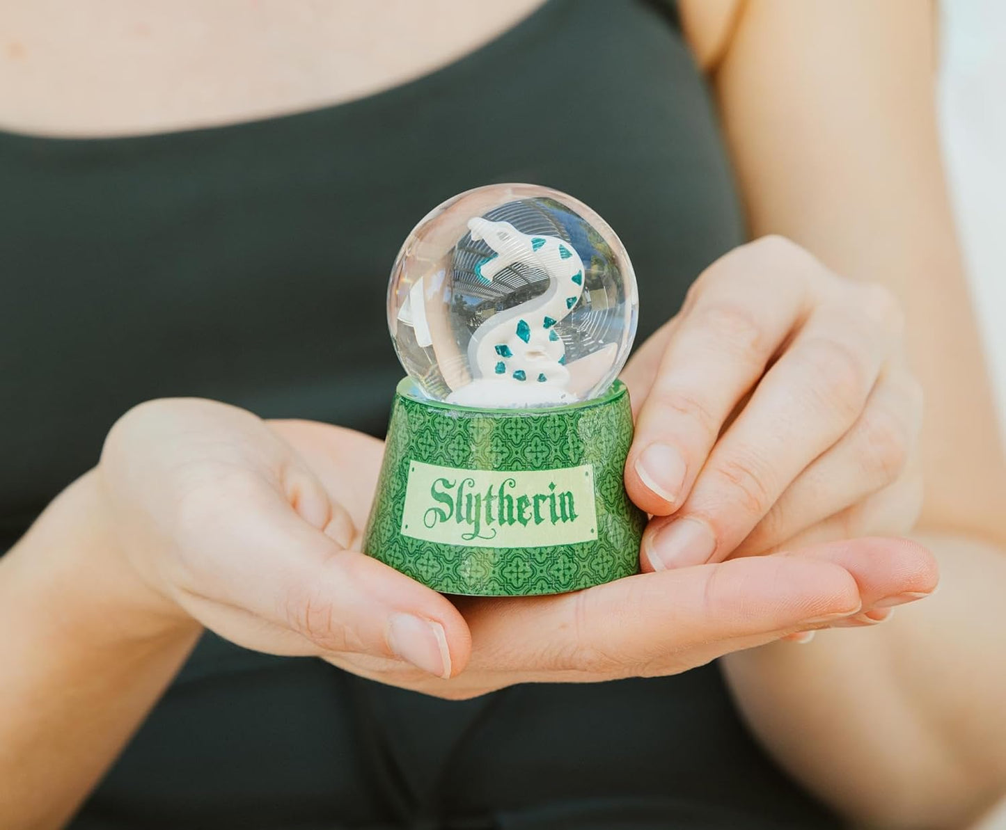 Silver Buffalo Disney Mickey and Friends Mini Light Up Snow Globe│Minnie Mouse│3.8 Inches Tall, 45mm (Small)