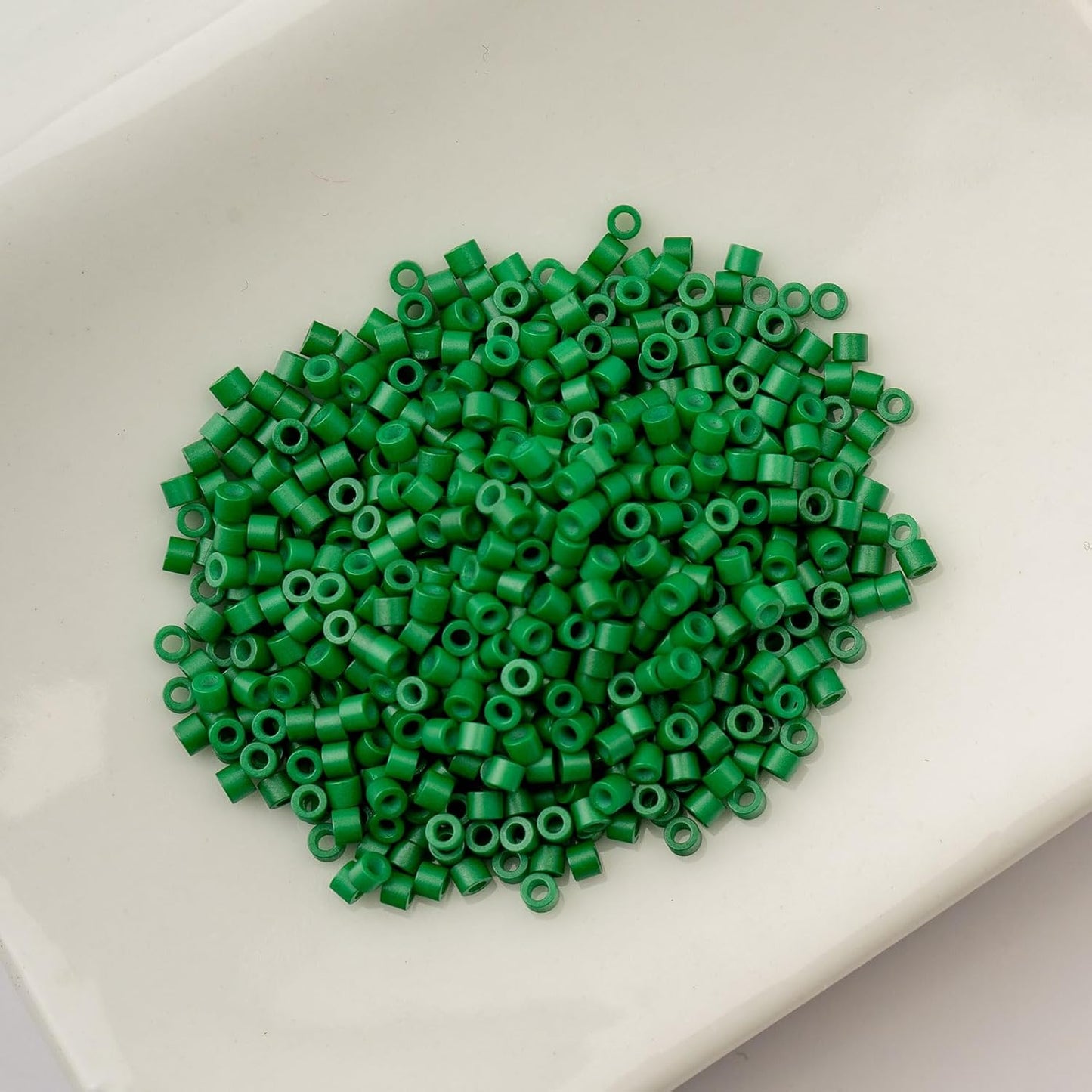 John Bead 25g Cylin Beads Opaque Turquoise Green 11/0 Glass Cylindrical Seed Beads for Jewelry Bracelets Necklaces Earrings Making Embroidery
