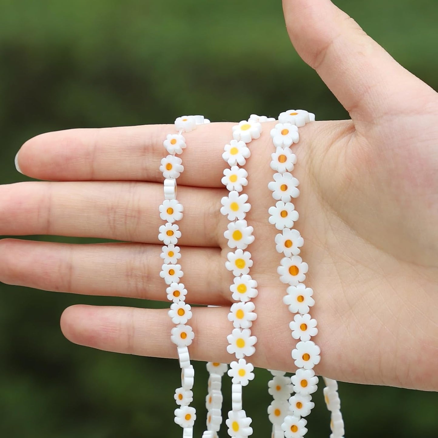 Daisy Glass Beads 60 Pcs Handmade White Daisy Flower Beads Flat Small Flower Loose Spacer Bead for DIY Bracelets Necklace Earrings (6mm)