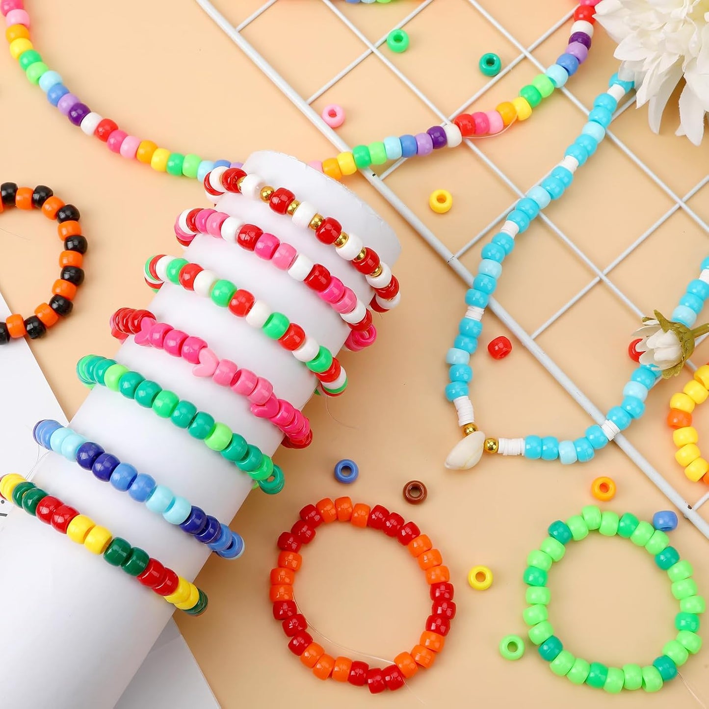 UPINS 1200Pcs Christmas Pony Beads Friendship Plastic Small Hair Beads Red Green White Pony Beads for Necklace Supplies (Christmas)