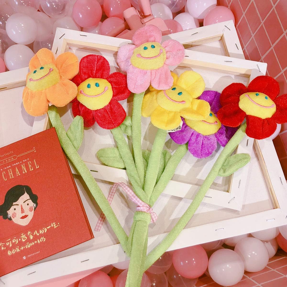 Hangnuo 8PCS Artificial Plush Flower Bendable Curtain Buckle Tiebacks Birthday Wedding Party Durable Plush Daisy Flower Bouquet with Happy Smiley Face Gift for Kids Baby Girl Toddlers