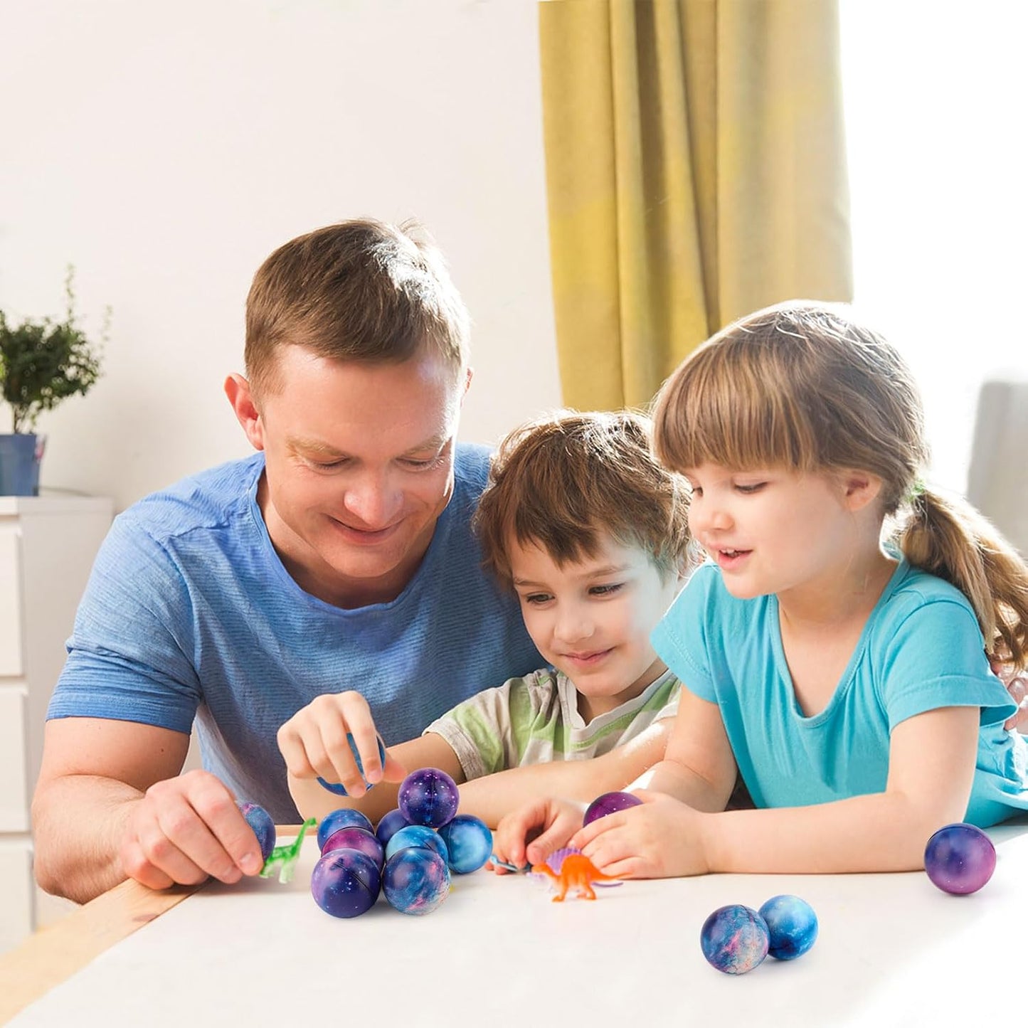 Hooqict Globe Stress Balls 25 Pack Mini Earth Ball Globe Party Favors Small Foam Squeeze Stress Ball for Kids Adults Stress Relief Toy Party Bag Gift Fillers Birthday Favors Classroom Prize