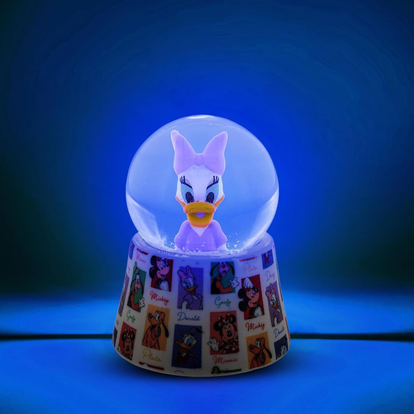 Silver Buffalo Disney Mickey and Friends Mini Light Up Snow Globe│Minnie Mouse│3.8 Inches Tall, 45mm (Small)