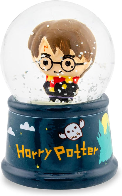 Silver Buffalo Harry Potter Chibi Castle Light Up Snow Globe, 55 mm