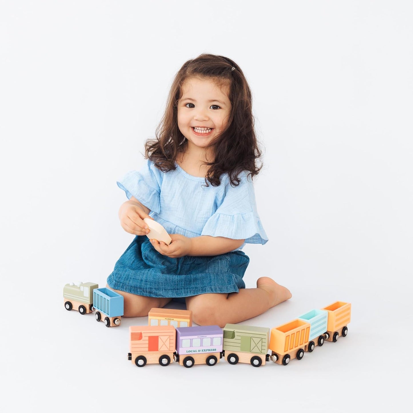 Pearhead Wooden Train Set for Toddlers – 10-Piece Magnetic Train Cars, FSC-Certified Wood, Montessori STEM Toy, Develops Fine Motor Skills, Compatible with Major Brands, Boys and Girls, Ages 2 3 4