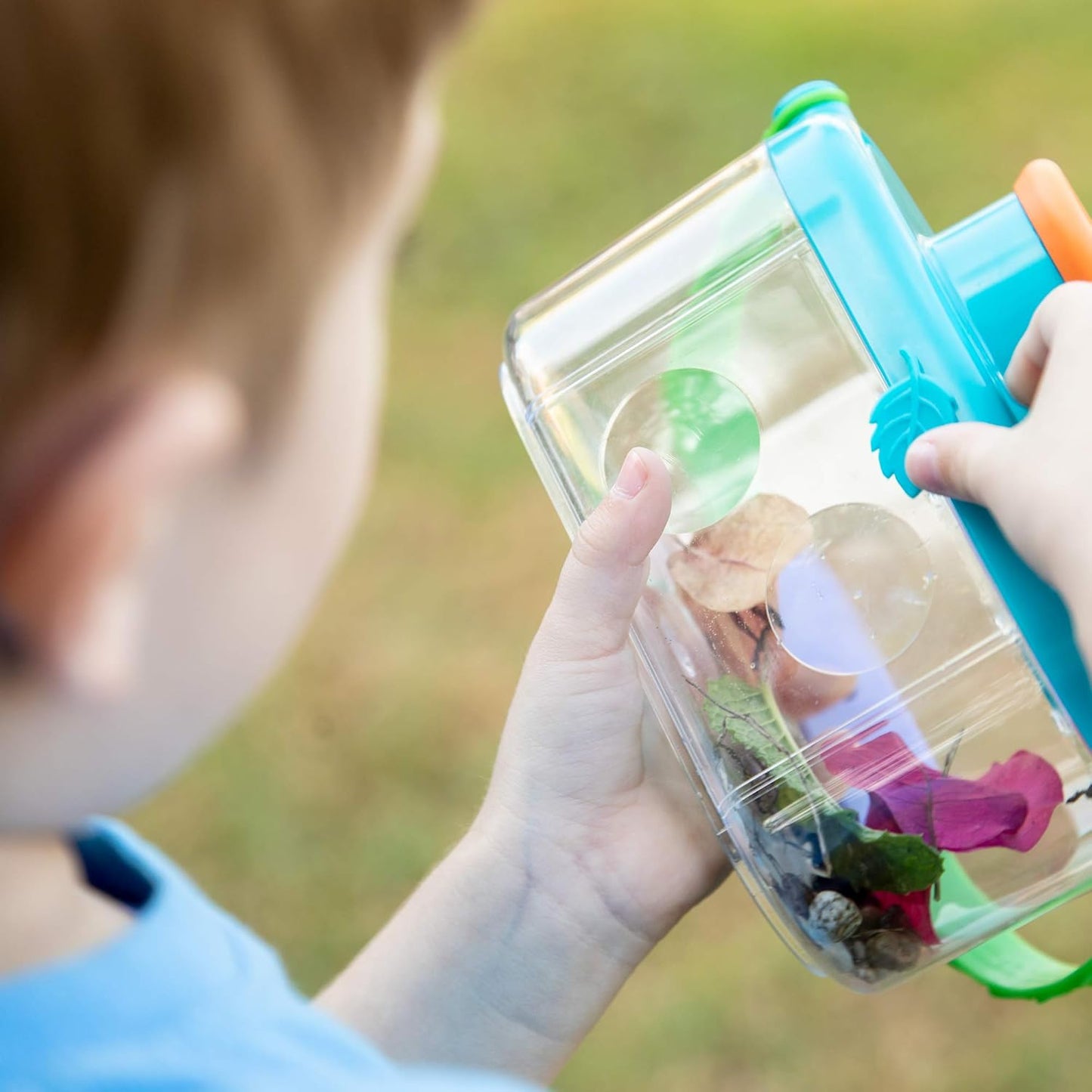 Educational Insights GeoSafari Bugnoculars - Magnifying Bug Container to Catch & Observe Nature, Insects and Bugs for Kids, Critter Keeper, Outdoor Play Bug Kit for Boys and Girls Ages 3+