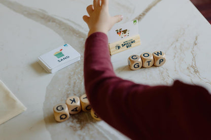 Chuckle & Roar Spelling Bee Dice Game