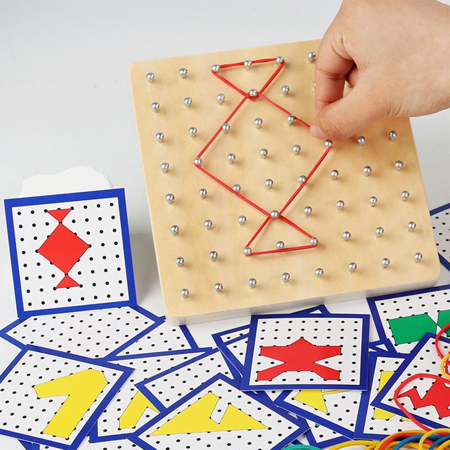 Fun Educational Toy with Wooden Geoboard and Elastic Rubber Bands for Fine Motor Skills Logical Thinking Development Educational Rubber Band Board