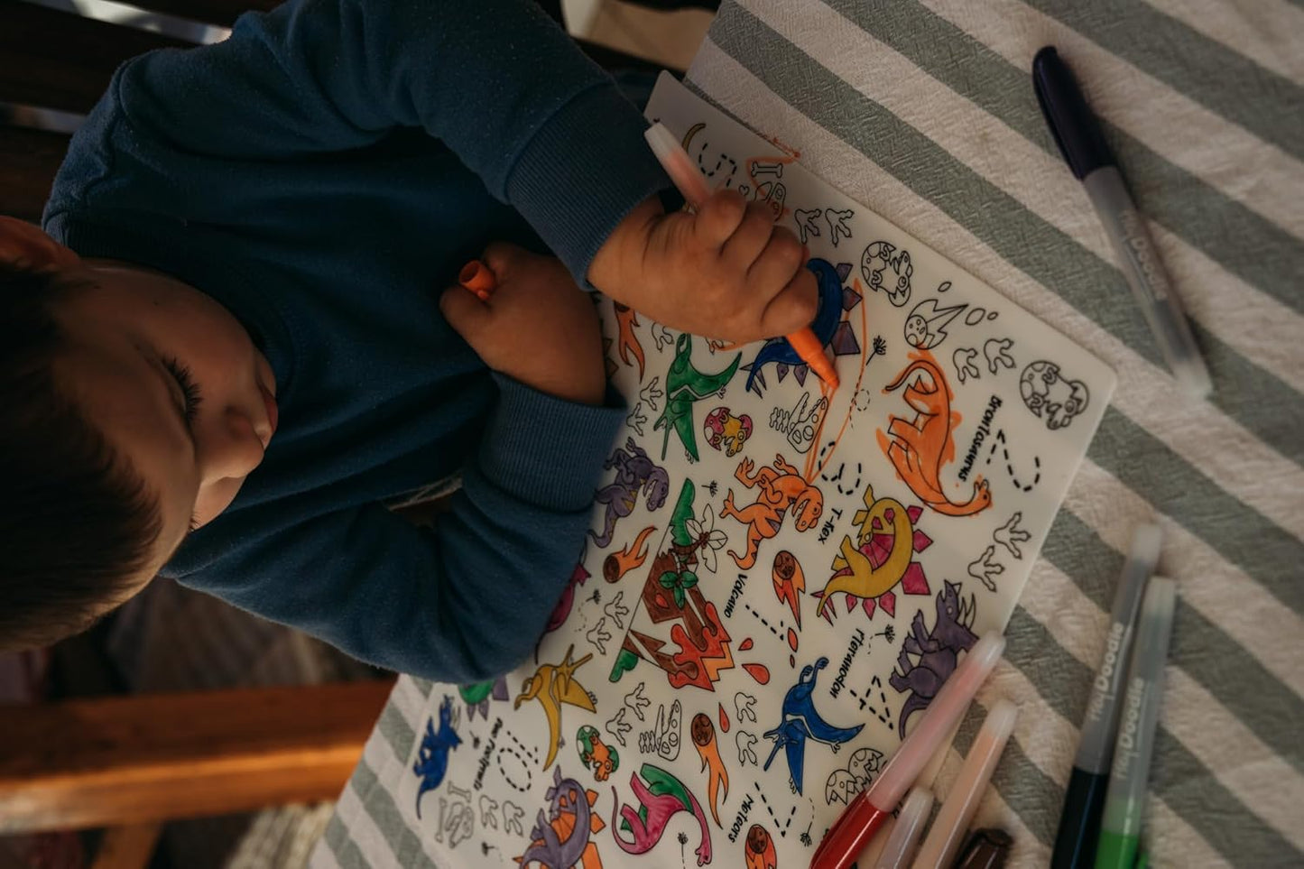 HeyDoodle Into The Wild Classic Doodle Mat – Reusable Silicone Alphabet Coloring Mat for Toddlers and Kids – Educational Animal Activity Pad with 9 Markers – Mess-Free Travel Toy – Ages 3-7