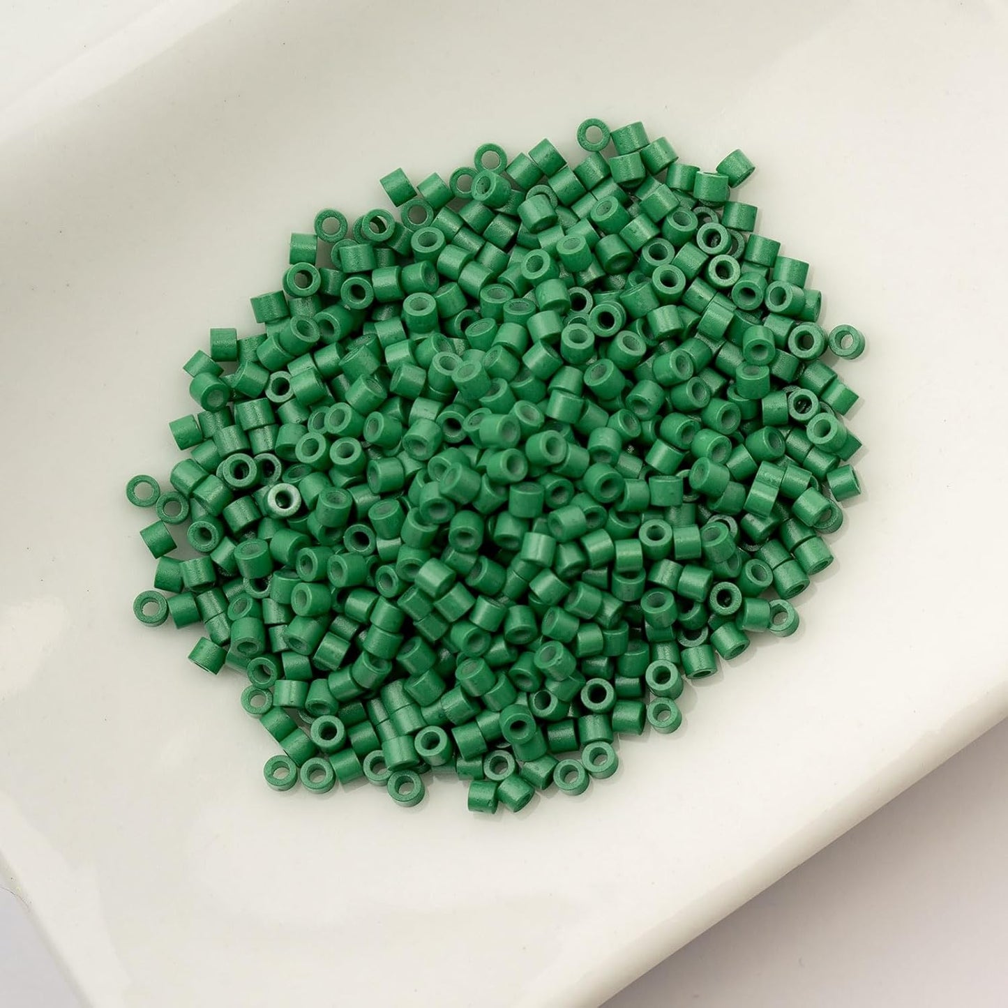 John Bead 25g Cylin Beads Opaque Turquoise Green 11/0 Glass Cylindrical Seed Beads for Jewelry Bracelets Necklaces Earrings Making Embroidery