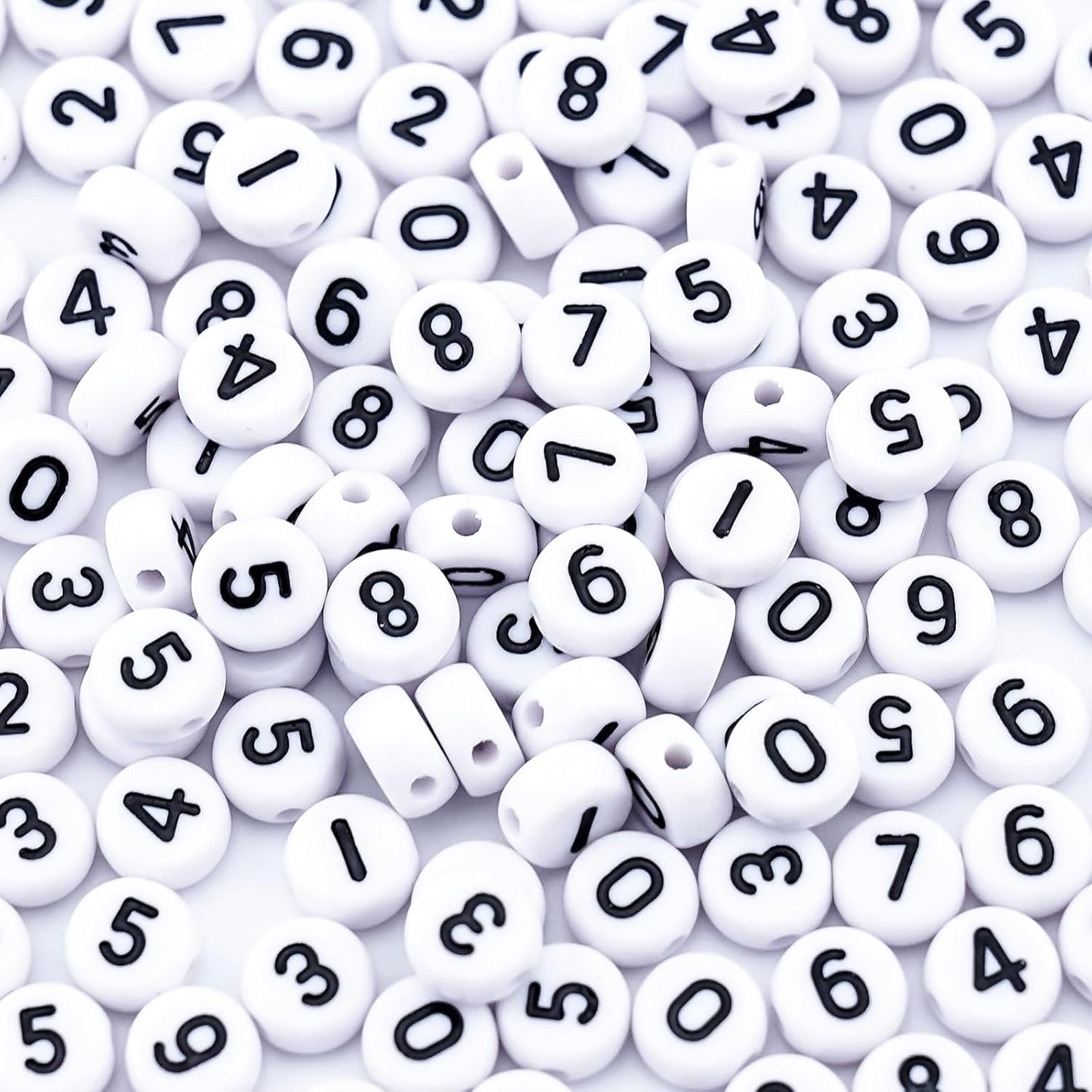 1600Pcs White and Silver Round Letter Beads A-Z, 4X7mm Acrylic Alphabet Beads for Jewelry Making