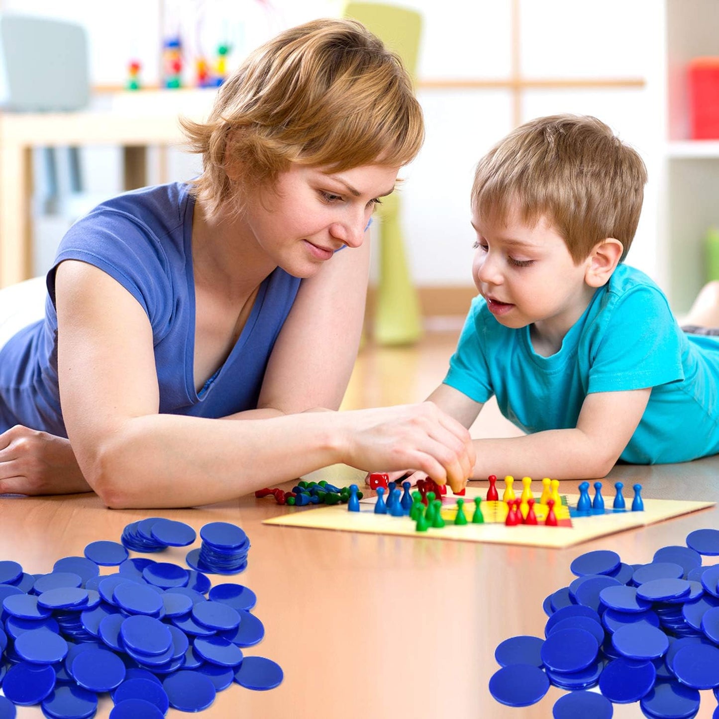 Coopay 300 Pieces Plastic Learning Counters Disks Bingo Chip Counting Discs Markers for Math Practice and Poker Chips Game Tokens,1 Inch (Blue Style 1)