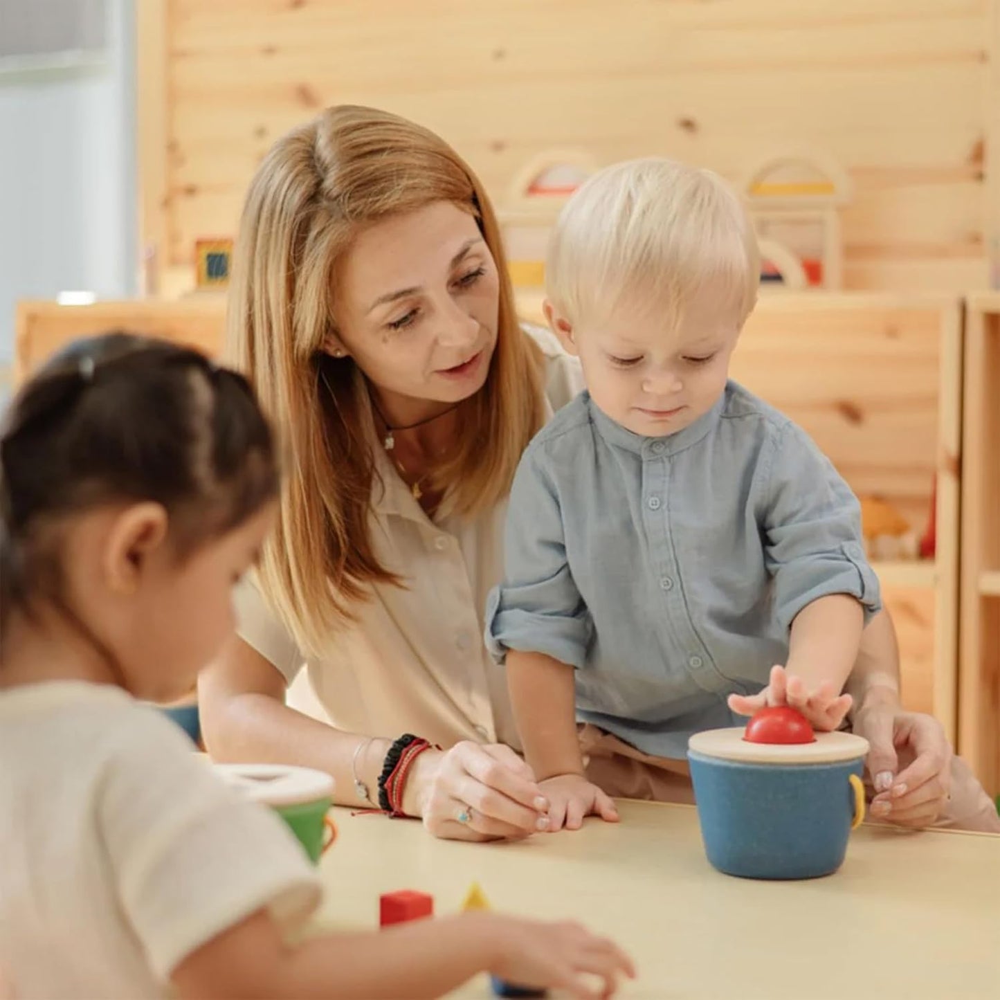 PlanToys® Geo Sorting Bucket | Wooden Shape Matching Toy for Toddlers 12M+ | Montessori Educational Sorting Toy with 3D Blocks | Develops Shape Recognition, Problem-Solving & Fine Motor Skills