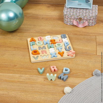 Janod - Sweet Cocoon Wooden Alphabet Learning Puzzle - Alphabet Learning - Stylish Stand-Up Letters - Enhances Language Skills, Boosts Self-Confidence - Includes Chalkboard Feature.