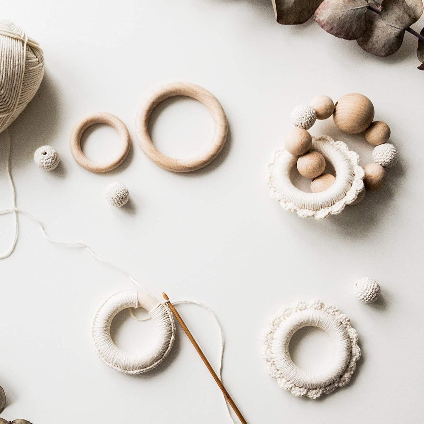 wugongshan 80 Pieces Natural Wood Rings, Unfinished Smooth Wooden Rings Circles, Wooden Hoops Without Paint for Crafts, Jewellery Making, Crafts, Pendants, DIY Connectors (2/2.5/3/3.5/4/4.5/5/5.5cm)