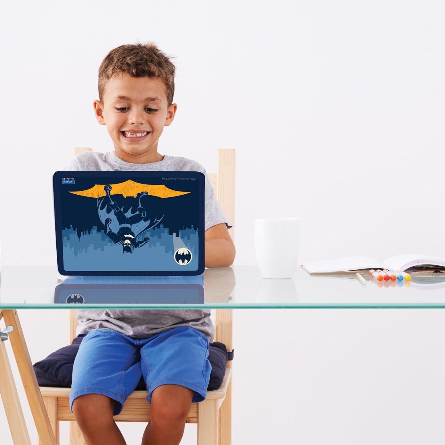 Lexibook, Batman, Bilingual Spanish/English Educational Computer, Toy for Children with 124 Activities, Writing, Maths, Logic, Music Activities and Games, Blue, JC598BATi2