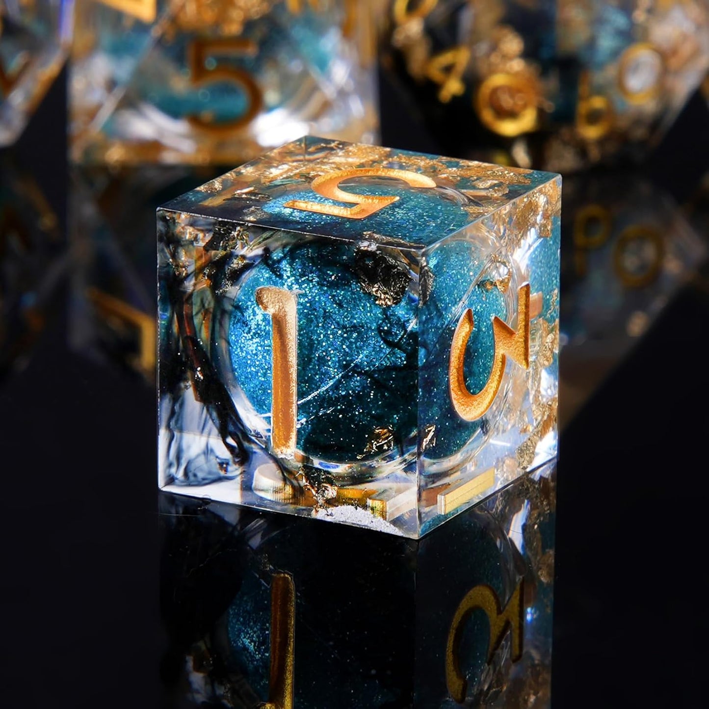 Liquid Core DND Dice Set, 7pcs Sharp Edge Dice for Role Playing Dungeons and Dragons Ttrpg with Gift Box, Handmade Resin D&D Dice RPG Role Playing Games Dice Set(Blue Gold)