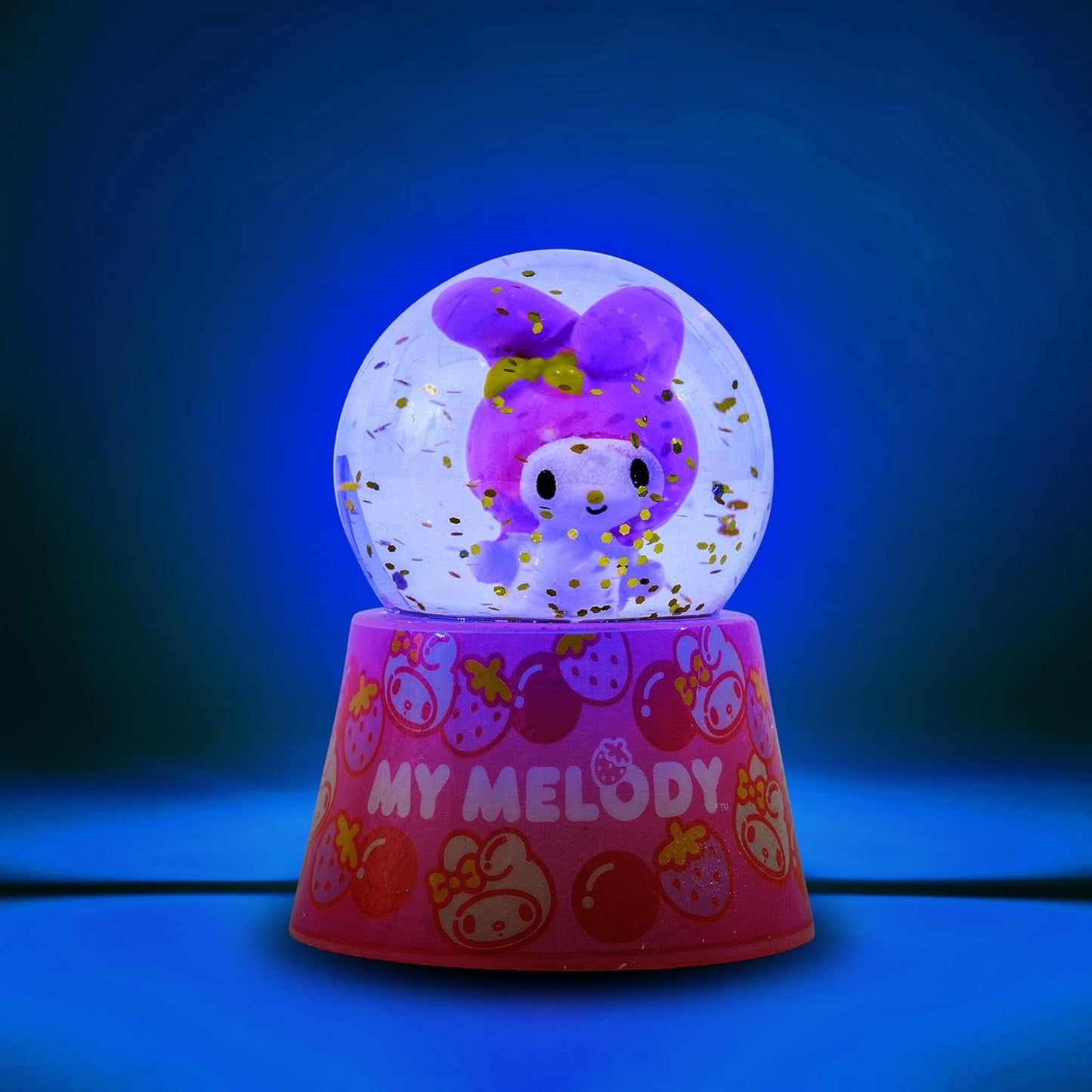 Silver Buffalo Disney Mickey and Friends Mini Light Up Snow Globe│Minnie Mouse│3.8 Inches Tall, 45mm (Small) - Colors A
