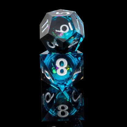 Liquid Core DND Dice Set, 7pcs Sharp Edge Dice for Role Playing Dungeons and Dragons Ttrpg with Gift Box, Handmade Resin D&D Dice RPG Role Playing Games Dice Set(Blue Gold)