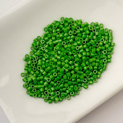 John Bead 25g Cylin Beads Opaque Turquoise Green 11/0 Glass Cylindrical Seed Beads for Jewelry Bracelets Necklaces Earrings Making Embroidery