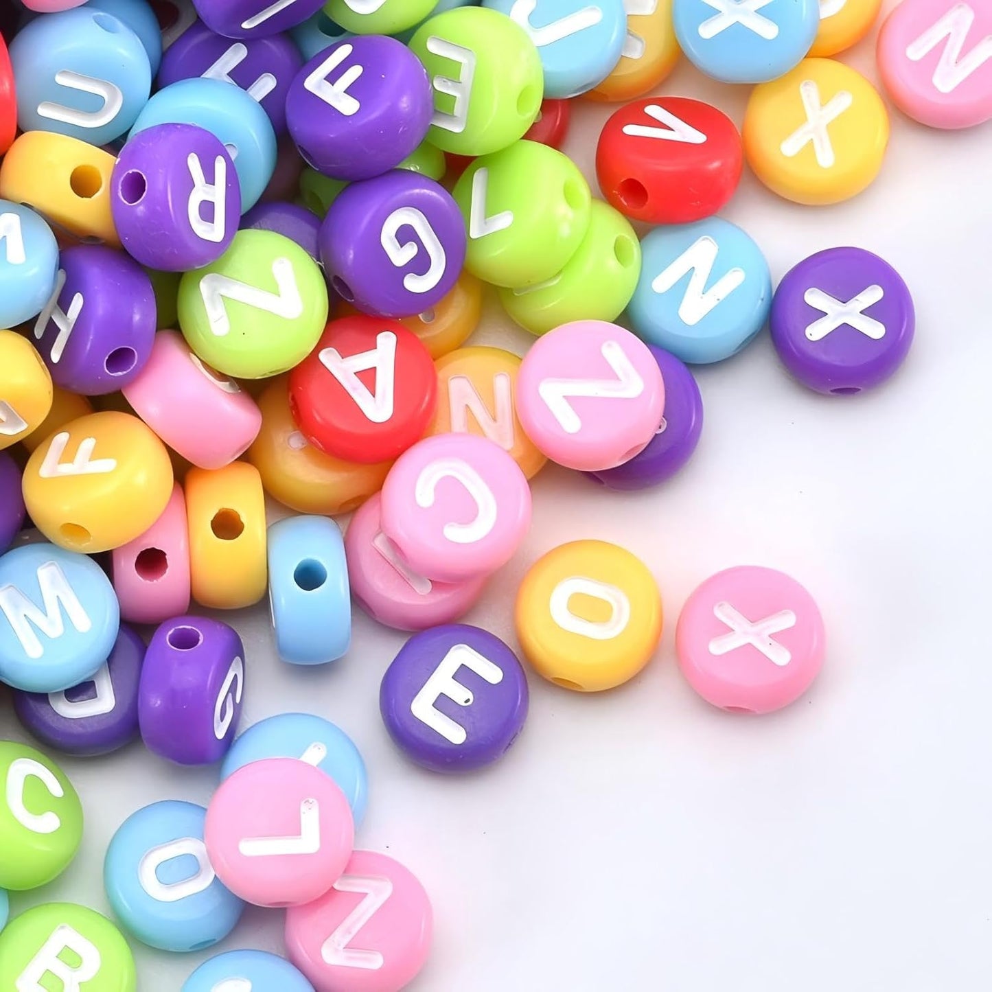 1600Pcs White and Silver Round Letter Beads A-Z, 4X7mm Acrylic Alphabet Beads for Jewelry Making